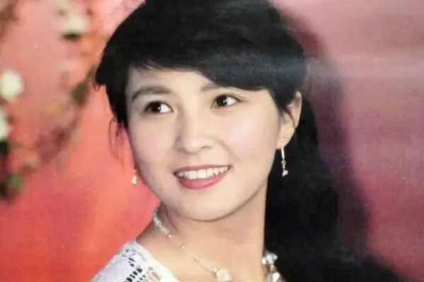 李羚丈夫是谁,李克己老师(因电影相识)